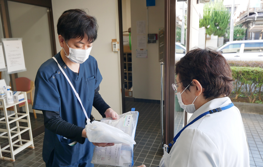 老人ホームの施設へのお届け